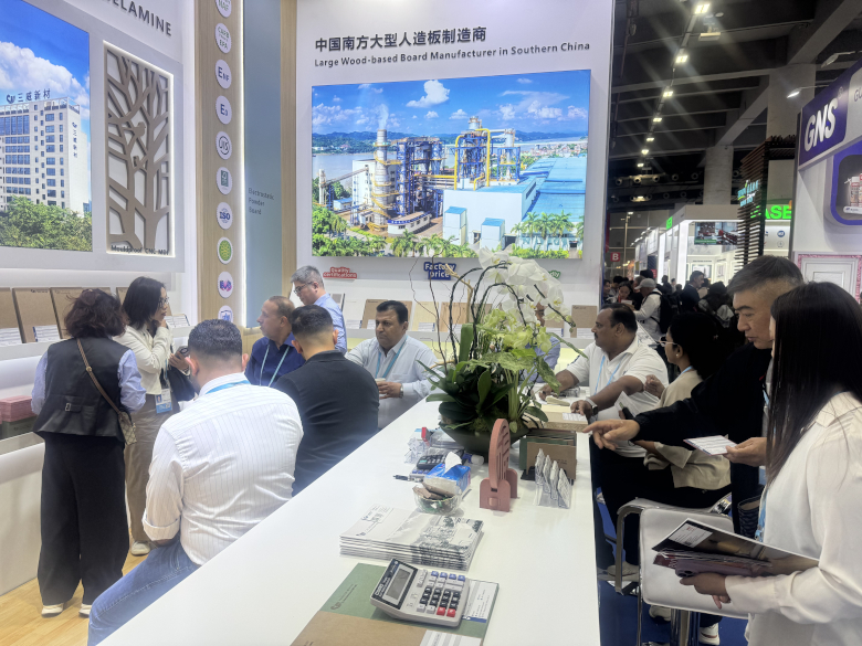 广交会上的国表客户征询yl6809永利新材产品 广交会上的国表客户征询yl6809永利新材产品